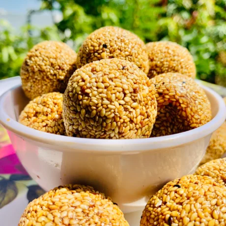 UNMOL Gur Til Lado 250 gm