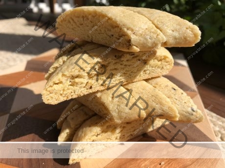 MG Bakery Vanilla Biscotti / LB